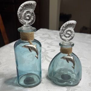 (2) RARE Vtg. (NEW)  Sea World dolphin deccanters.